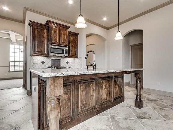4th image of 3009 Guadalupe Dr