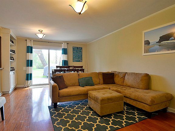 4th image of 1603 College Green Dr