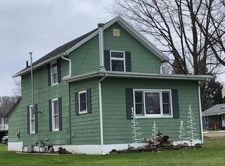 21 Front St, Silver Creek, NY 14136