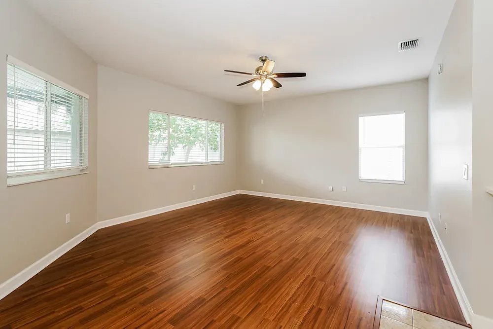 3 bed, 2154 sqft, $1,300 — Photo 1