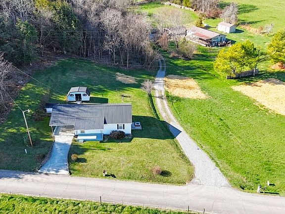 5th image of 1585 Hill Rd