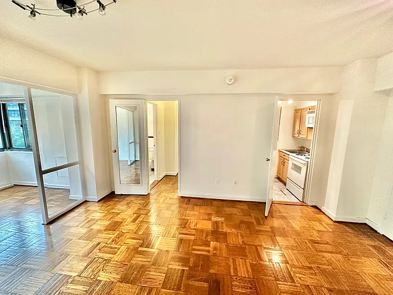 2141 I St NW #402 — Photo 15