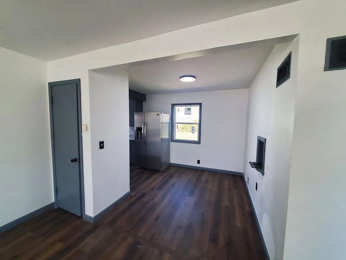 Building Photo - 1542 N Pinecrest St