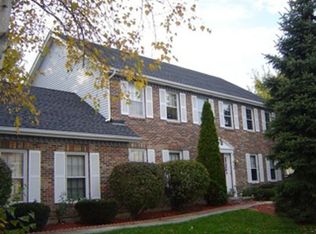 517 Alexandria Dr, Naperville, IL 60565