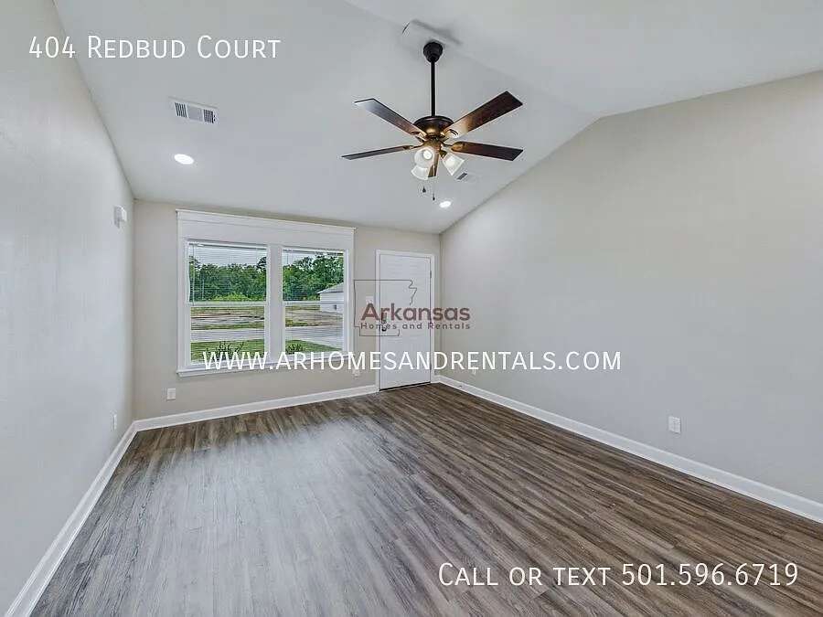 404 Redbud Court | 3 Bedrooms | 2 Bathrooms | 2 Car-Garage — Photo 2