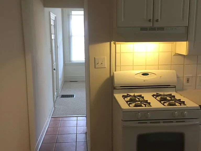 809 N Van Buren St #1A — Photo 6