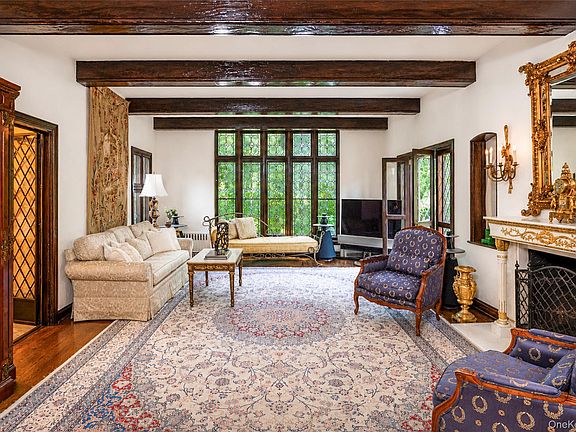 5th image of 18 Hemlock Road