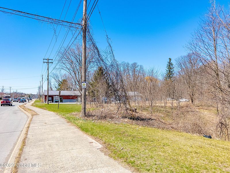 5th image of 957 Troy-Schenectady Road