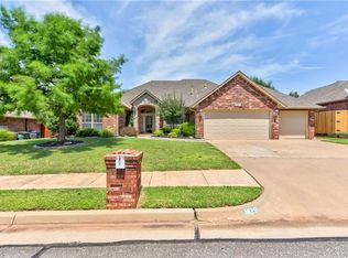 1825 Apache Trl, Edmond, OK 73003
