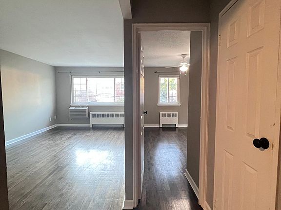 3rd image of 275 E 238th St #2