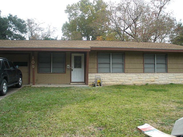 1st image of 109 Palm Ln
