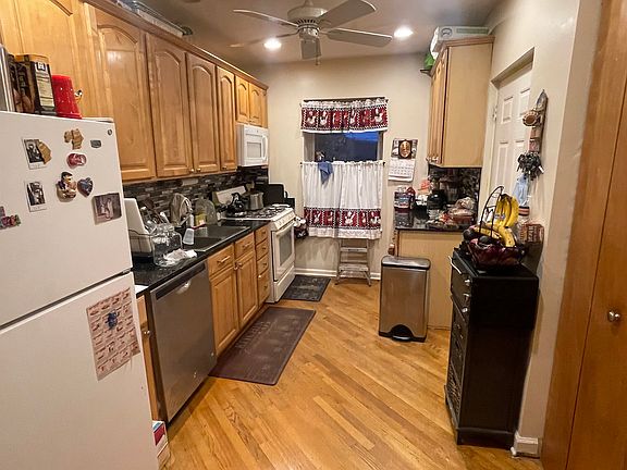5th image of 2915 W Granville Ave APT 1E