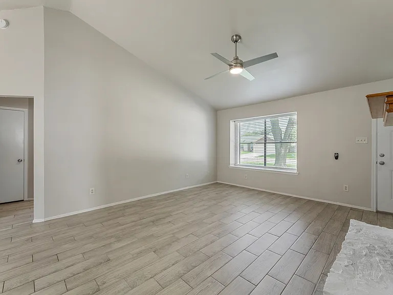 1808 Prairie Star Ln — Photo 9