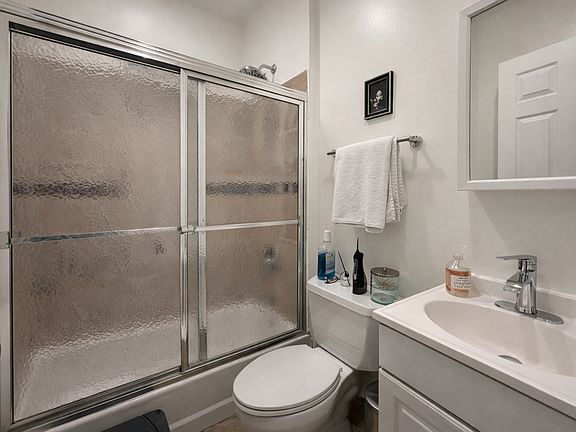 4th image of 106 Norfolk St APT 3