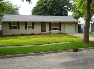 1710 Lawndale Way, Bloomington, IL