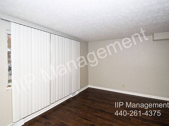 2nd image of 23921 Banbury Cir APT 9