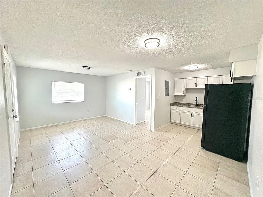 Building Photo - 3712 W Cass St #27