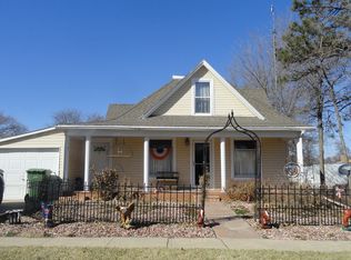 1226 F St, Geneva, NE 68361