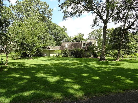 2nd image of 301 S Hollingsworth Dr