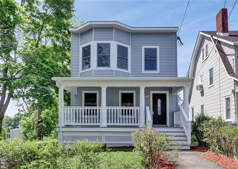 1st image of 121 Gidney Ave #1