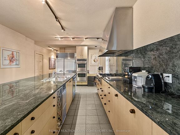 3rd image of 7 Alderbrook Dr