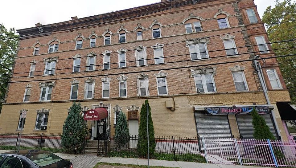 1st image of 373 Fairmont Ave #10