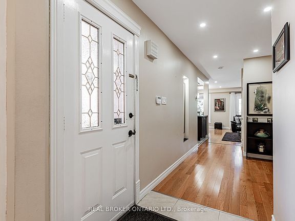 5th image of 125 Kersey Cres