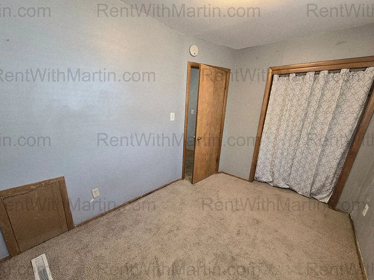 237 Miriam Dr — Photo 22