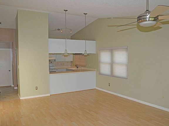 2nd image of 340 Copperstone Cir