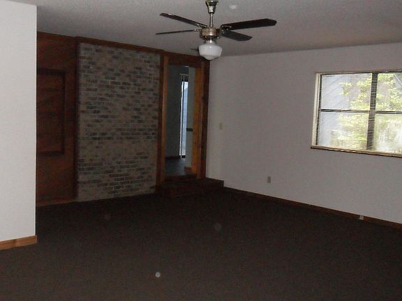 4th image of 181 SE Cherokee Way