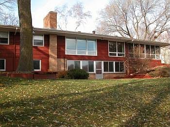 2nd image of 1952 Oak Knoll Dr