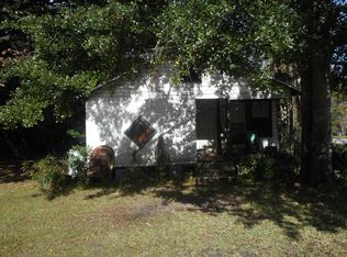 161 13th St, Apalachicola, FL 32320