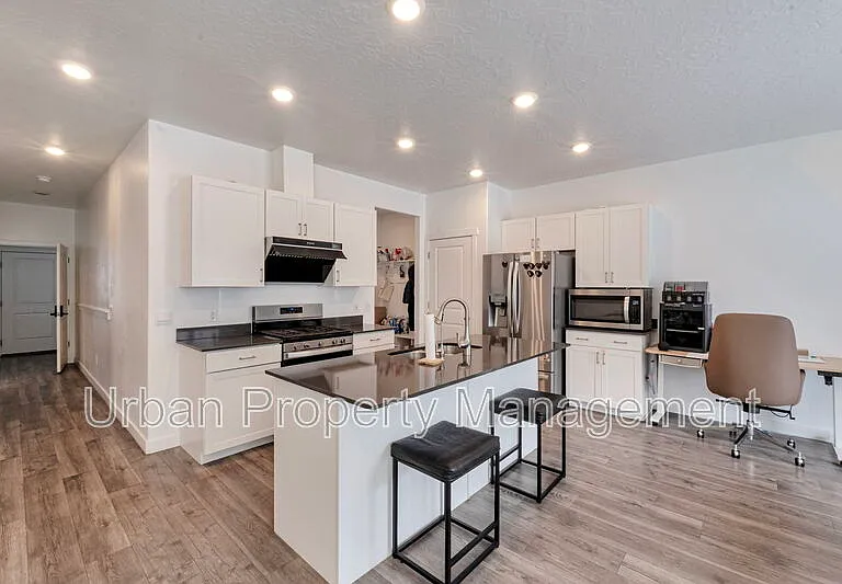 3761 W 620 N — Photo 4
