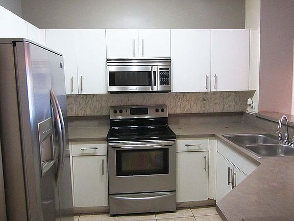 4th image of 417 SW 120th Ave