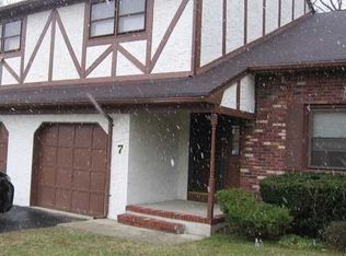 7 Winsor Ct, Sayreville, NJ