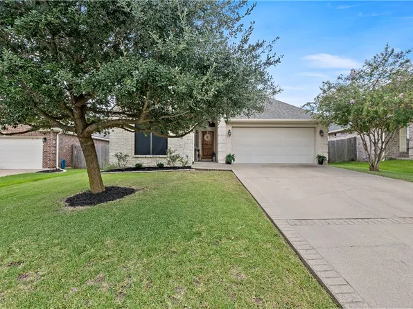 208 Passendale Ln, College Station, TX 77845