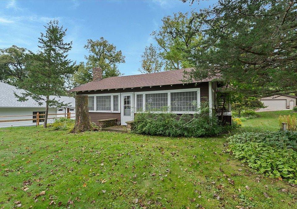 1st image of 14855 Linden Hill Dr