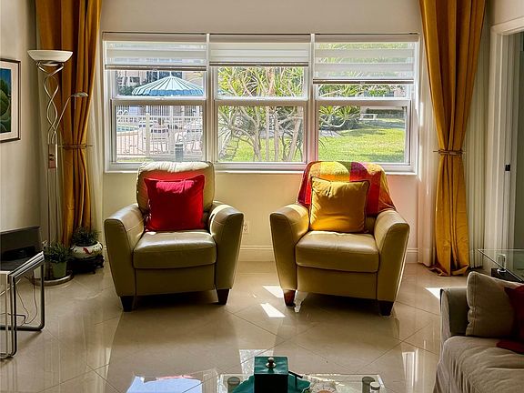 4th image of 1481 Ocean Blvd #124