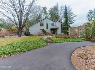 204 W Bentwood Ct, Albany, NY 12203