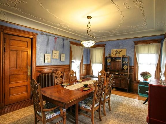 4th image of 1043 Saint Paul St