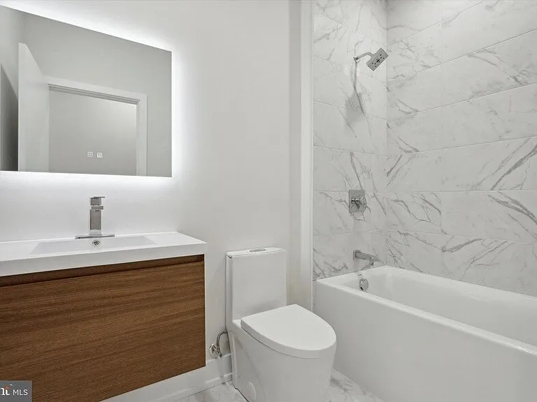402 E Walnut Ln #3A — Photo 7