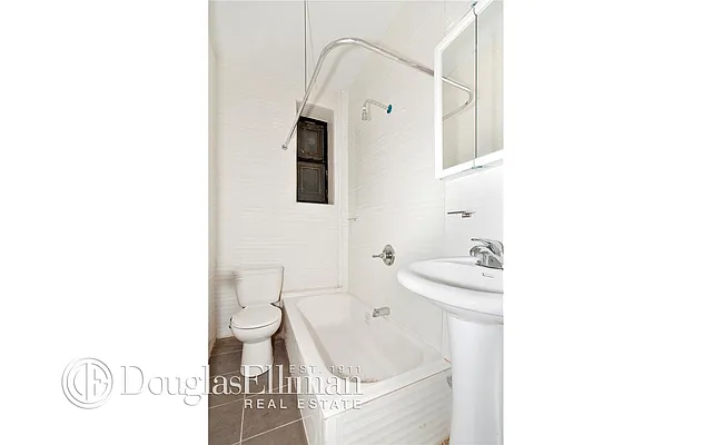 Rented by Douglas Elliman | media 22