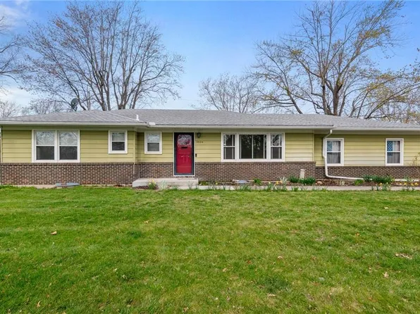 3924 SW Scherer Rd, Lees Summit, MO 64081