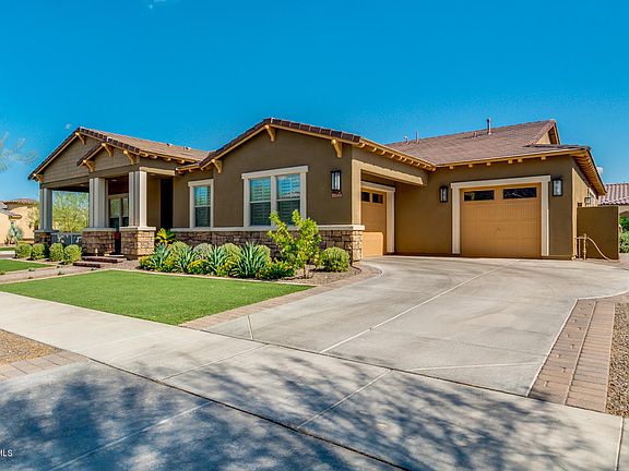 3rd image of 20935 W Colina Ct