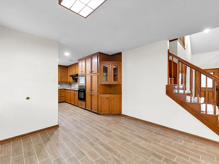 8102 Autumn Willow Dr — Photo 12