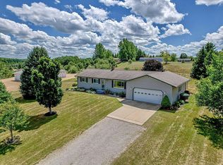 943 N Summitview Dr, Gaylord, MI 49735