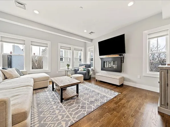 230 Bowen St #2, Boston, MA 02127