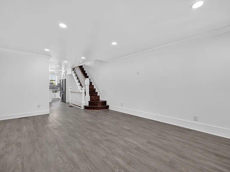 807 N 42nd St — Photo 7