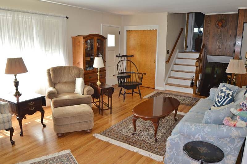2nd image of 28 Grand Ave