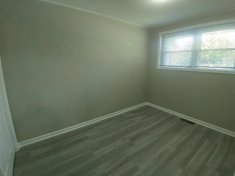 107 W Gettysburg Ave — Photo 10